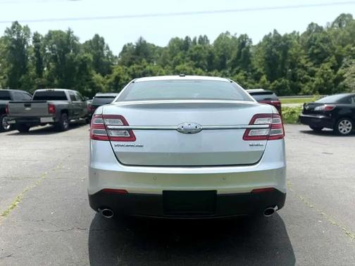 2016 Ford Taurus SEL
