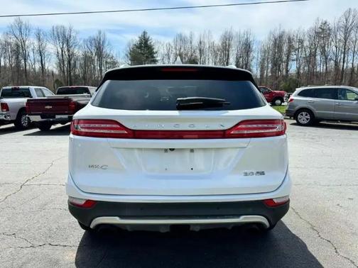 White Platinum Metallic Tri-Coat 2015 Lincoln MKC Base