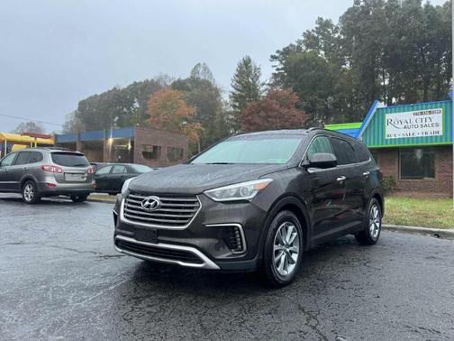 2017 Hyundai SANTA FE SE