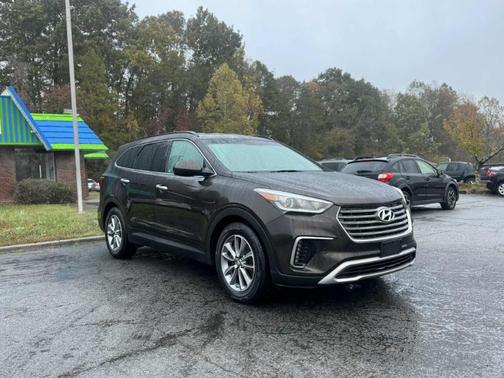 2017 Hyundai SANTA FE SE