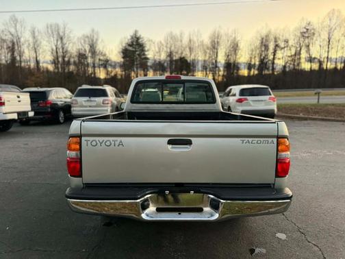 2004 Toyota Tacoma Base