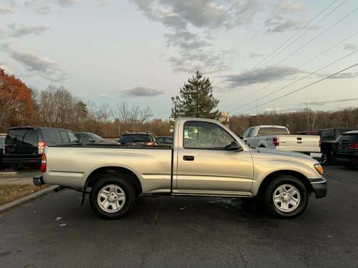 2004 Toyota Tacoma Base