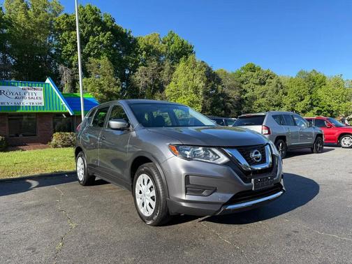 Gun Metallic 2017 Nissan Rogue S