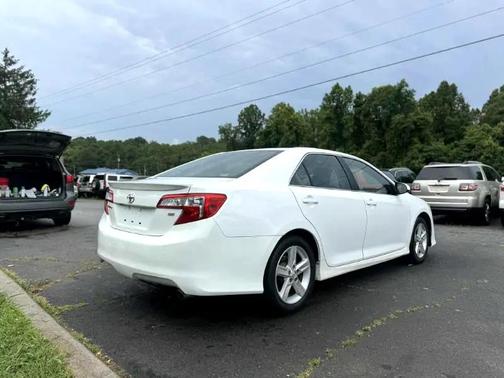 2014 Toyota Camry SE