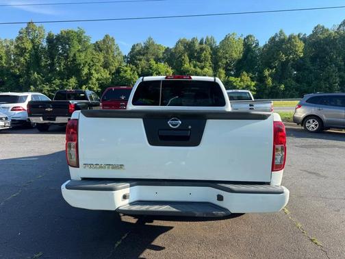 Glacier White 2019 Nissan Frontier S