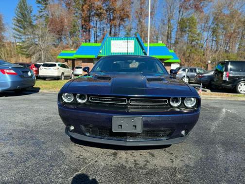 2017 Dodge Challenger SXT