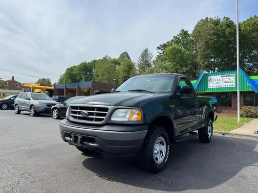 Dark Highland Green Clearcoat Metallic 2002 Ford F-150 XL