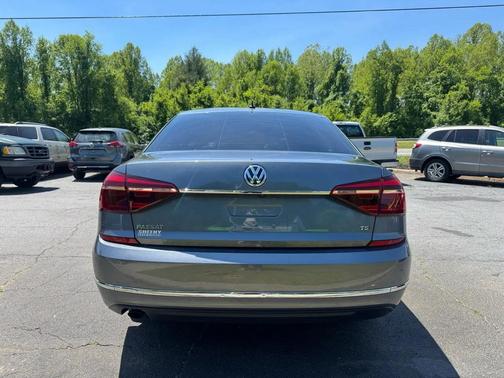Platinum Gray Metallic 2017 Volkswagen Passat 1.8T S