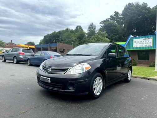 2011 Nissan Versa 1.8 S