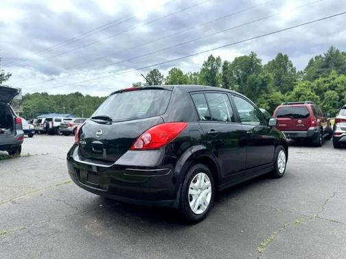 2011 Nissan Versa 1.8 S