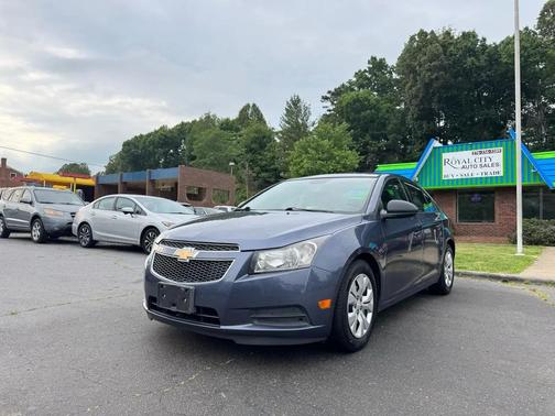 Blue 2014 Chevrolet Cruze LS
