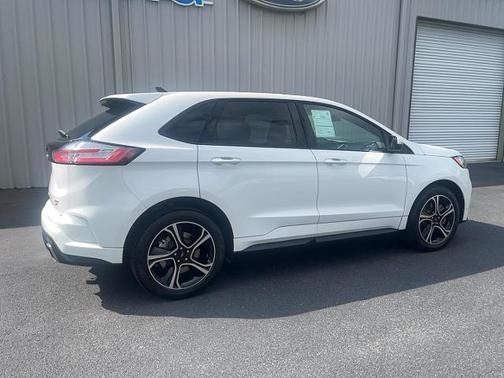 2022 Ford Edge ST