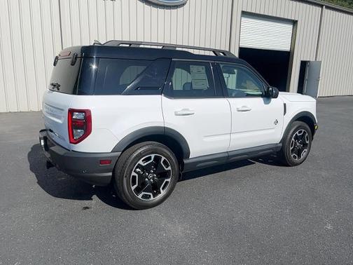 OXFORD WHITE 2022 Ford Bronco Sport OUTER BANKS