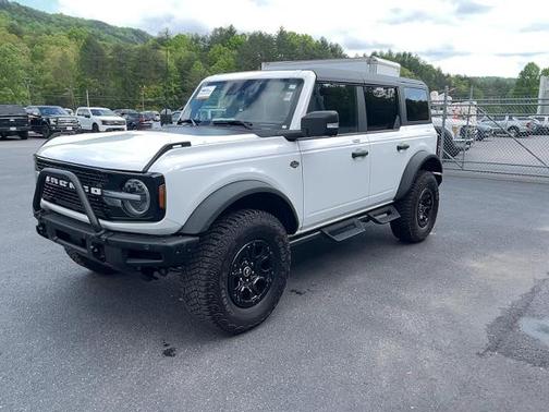 OXFORD WHITE 2023 Ford Bronco