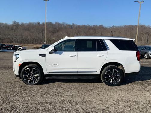 2023 GMC Yukon SLT