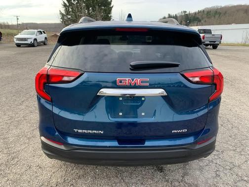 Blue Emerald Metallic 2021 GMC Terrain SLE