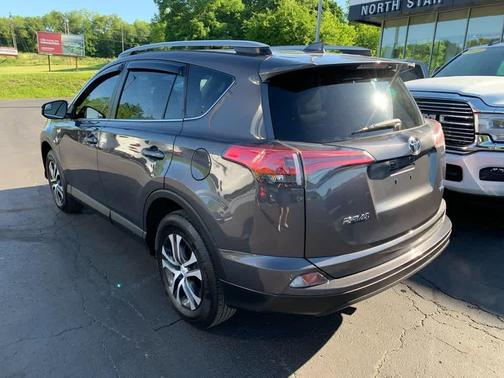 Magnetic Gray Metallic 2018 Toyota RAV4 LE