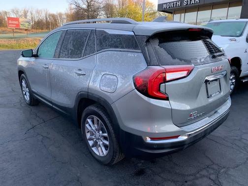 Sterling Metallic 2024 GMC Terrain SLT