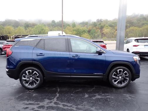 2022 GMC Terrain SLT