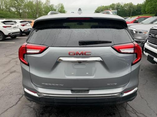 Sterling Metallic 2024 GMC Terrain SLT