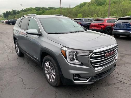 Sterling Metallic 2024 GMC Terrain SLT