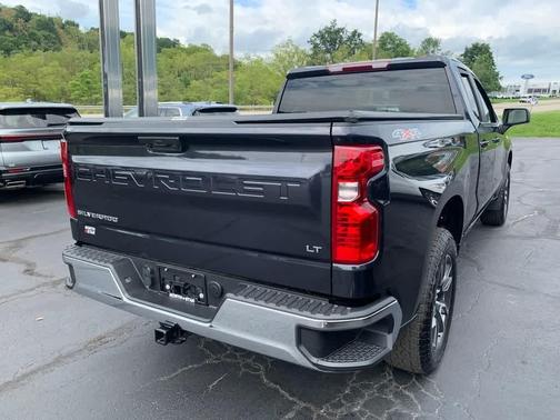Dark Ash Metallic 2024 Chevrolet Silverado 1500 LT