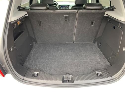 Summit White 2022 Chevrolet Trax LT