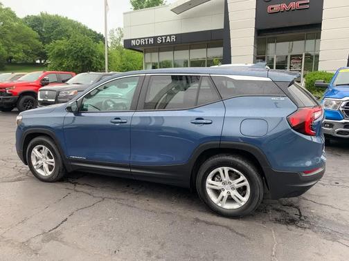 Downpour Metallic 2024 GMC Terrain SLE