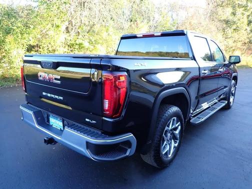 2022 GMC Sierra 1500 SLT