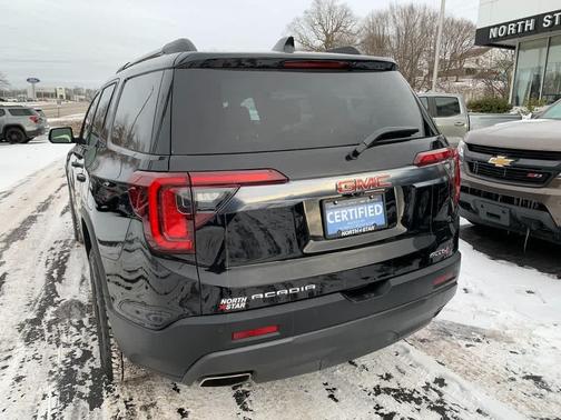 2023 GMC Acadia AT4