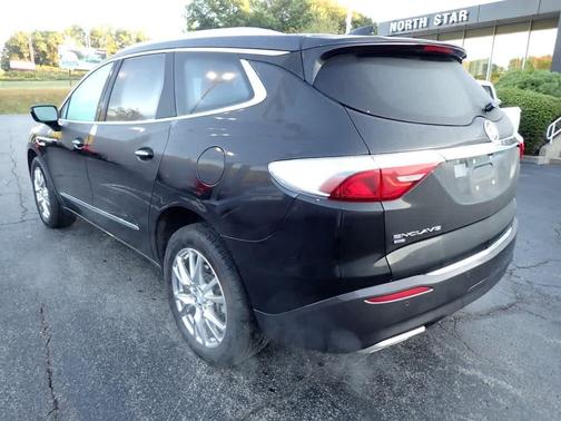 2022 Buick Enclave Essence