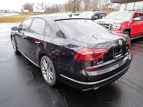 2018 Volkswagen Passat 2.0T R-Line
