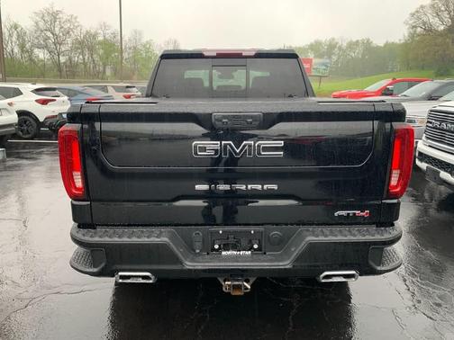 Onyx Black 2022 GMC Sierra 1500 AT4
