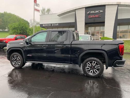 Onyx Black 2022 GMC Sierra 1500 AT4