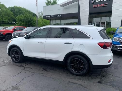 Snow White Pearl 2019 Kia Sorento LX