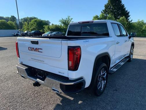 Summit White 2025 GMC Sierra 1500 SLT