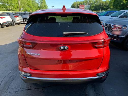 Hyper Red 2022 Kia Sportage LX
