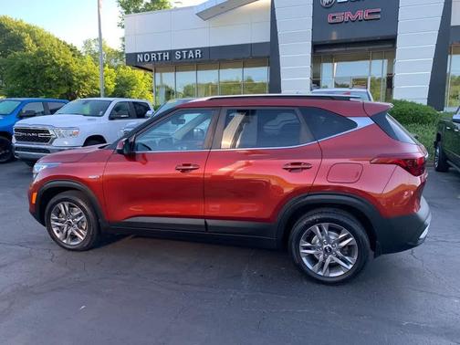 Mars Orange 2021 Kia Seltos S