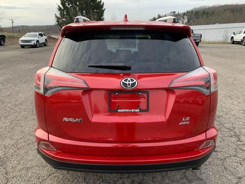 Barcelona Red Metallic 2016 Toyota RAV4 LE