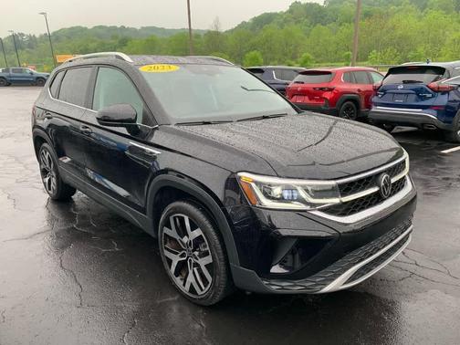 DEEP BLACK PEARL EFFECT 2023 Volkswagen Taos SEL