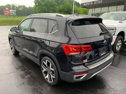 DEEP BLACK PEARL EFFECT 2023 Volkswagen Taos SEL