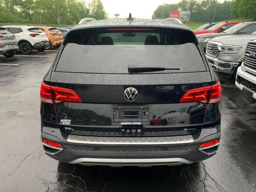 DEEP BLACK PEARL EFFECT 2023 Volkswagen Taos SEL
