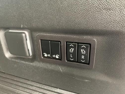 Sterling Gray Metallic 2023 Chevrolet Suburban Z71