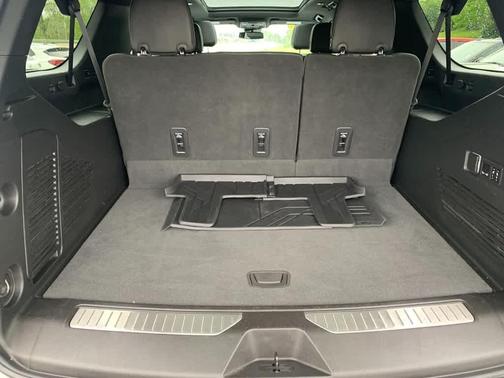 Sterling Gray Metallic 2023 Chevrolet Suburban Z71