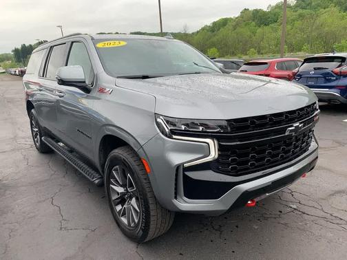 Sterling Gray Metallic 2023 Chevrolet Suburban Z71