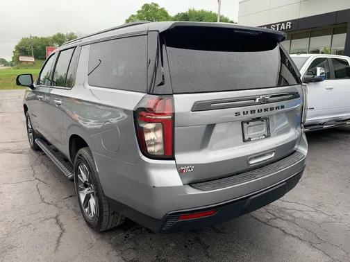 Sterling Gray Metallic 2023 Chevrolet Suburban Z71