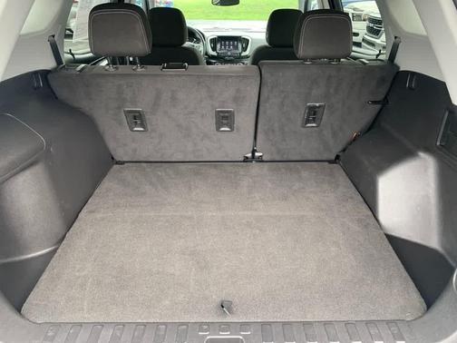 Summit White 2023 GMC Terrain SLE