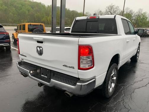 Bright White Clearcoat 2022 RAM 1500 Big Horn/Lone Star