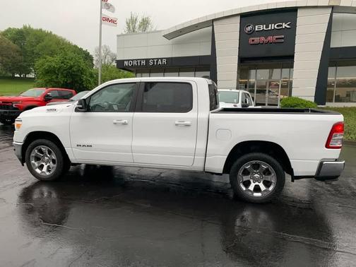 Bright White Clearcoat 2022 RAM 1500 Big Horn/Lone Star