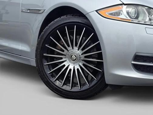 Rhodium Silver Metallic 2015 Jaguar XJ Base